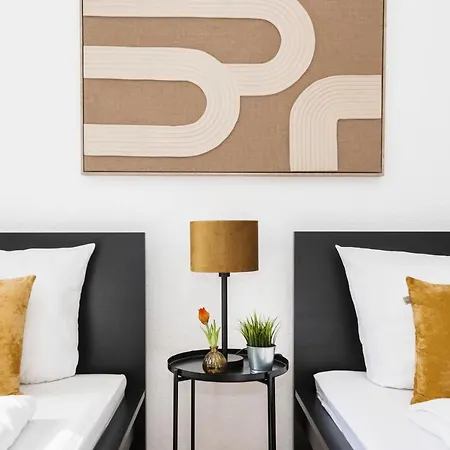 Kurzzeitglueck 24h Self Check-in E01 *